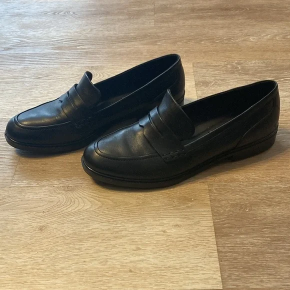 Ecco Real Leather Black Loafers - Picture 3 of 5